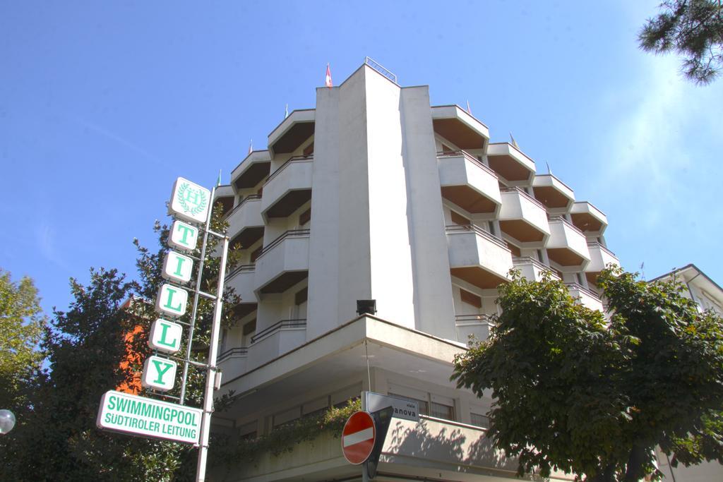 Hotel Tilly تْشيزيناتيكو المظهر الخارجي الصورة