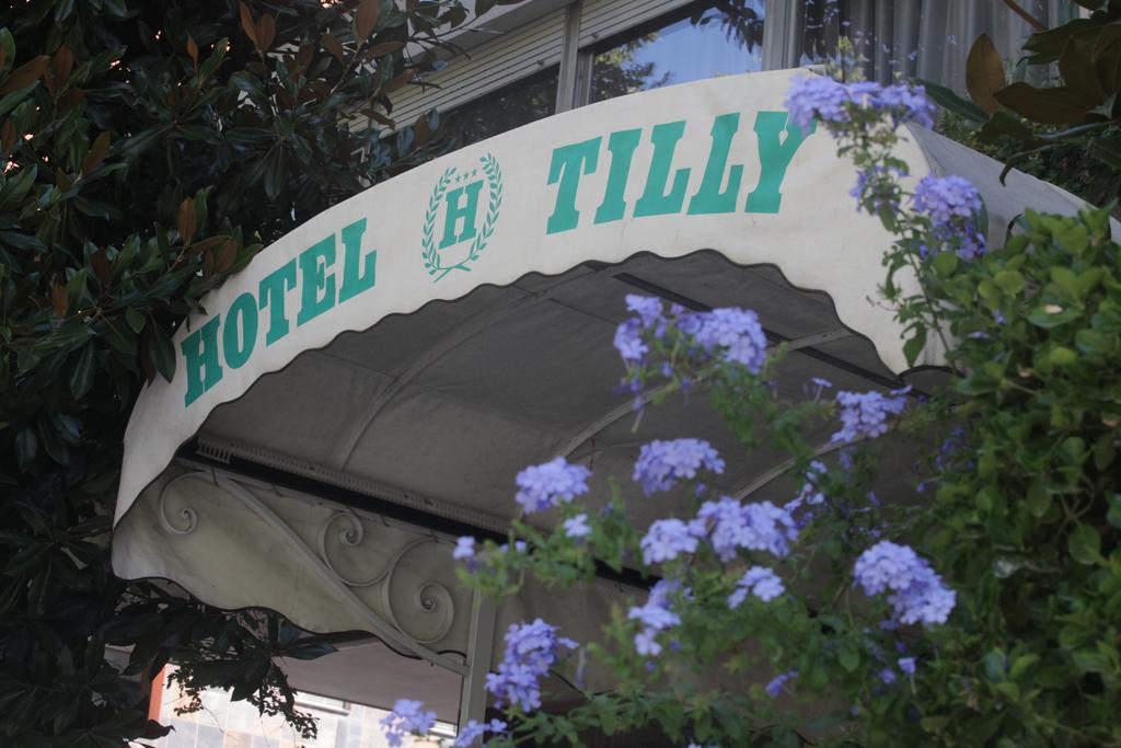 Hotel Tilly تْشيزيناتيكو المظهر الخارجي الصورة