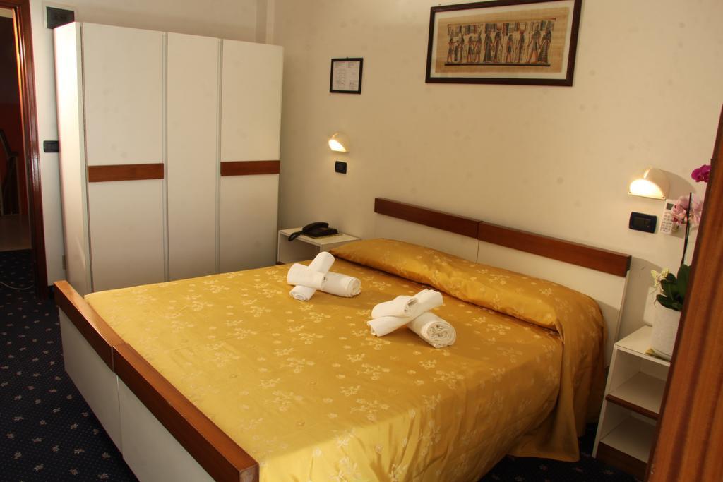 Hotel Tilly تْشيزيناتيكو المظهر الخارجي الصورة