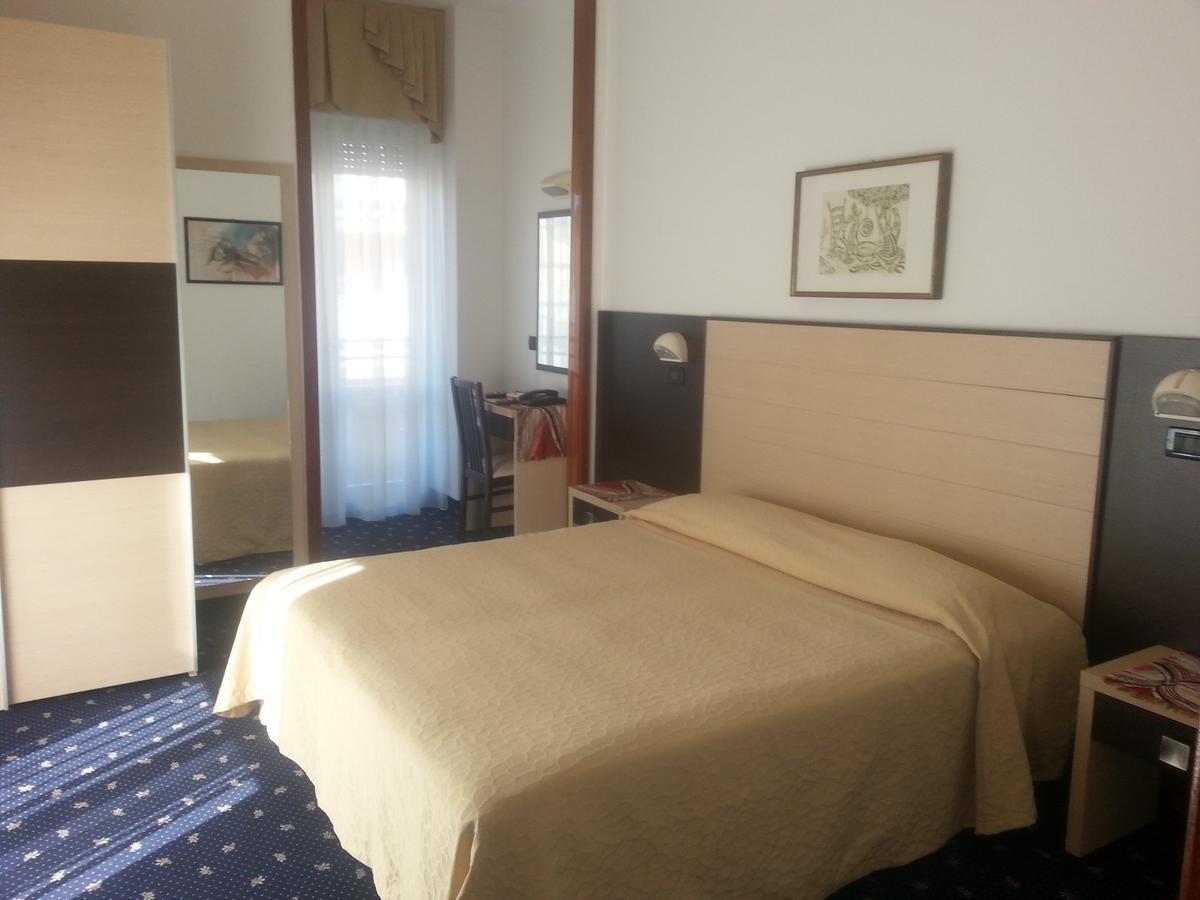 Hotel Tilly تْشيزيناتيكو المظهر الخارجي الصورة