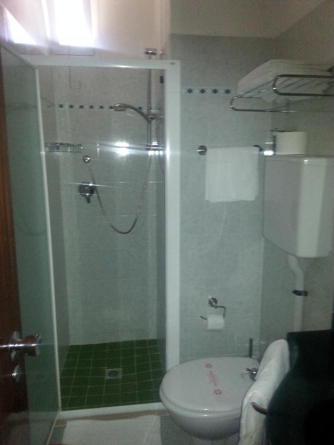 Hotel Tilly تْشيزيناتيكو المظهر الخارجي الصورة