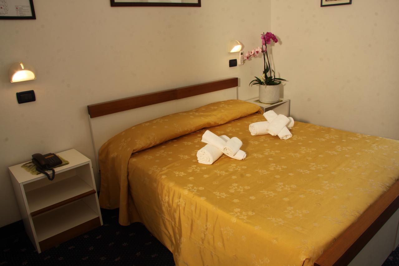 Hotel Tilly تْشيزيناتيكو المظهر الخارجي الصورة