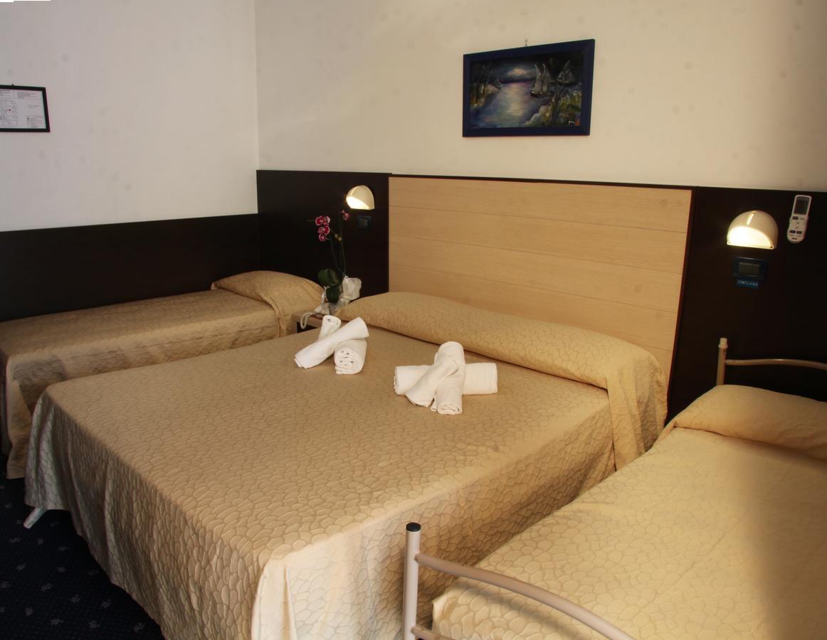 Hotel Tilly تْشيزيناتيكو المظهر الخارجي الصورة