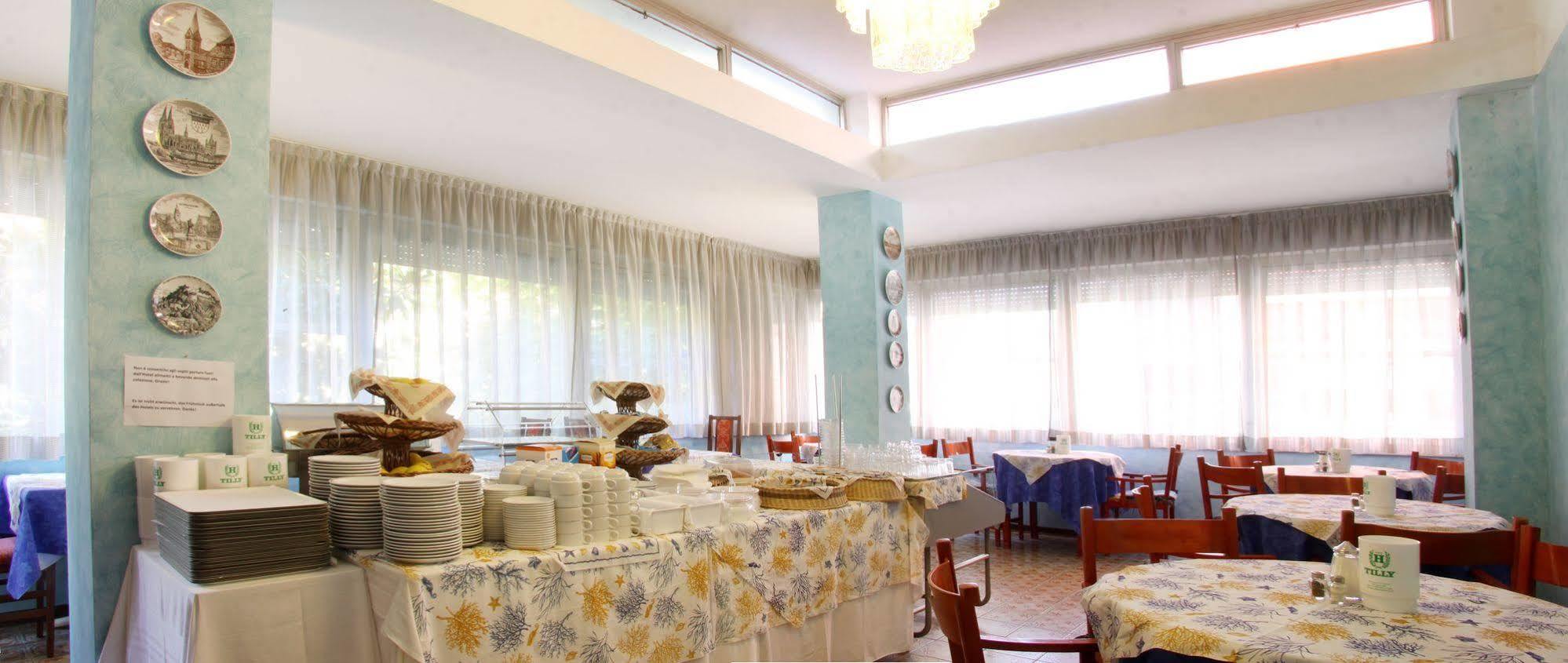 Hotel Tilly تْشيزيناتيكو المظهر الخارجي الصورة