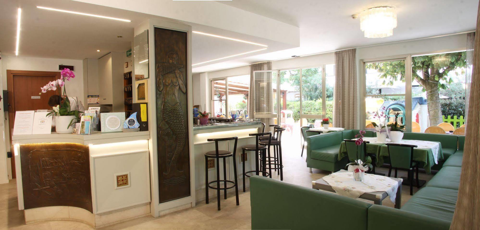 Hotel Tilly تْشيزيناتيكو المظهر الخارجي الصورة