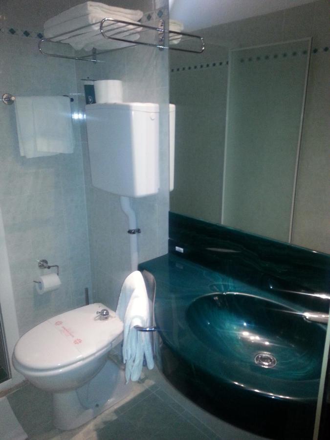 Hotel Tilly تْشيزيناتيكو المظهر الخارجي الصورة